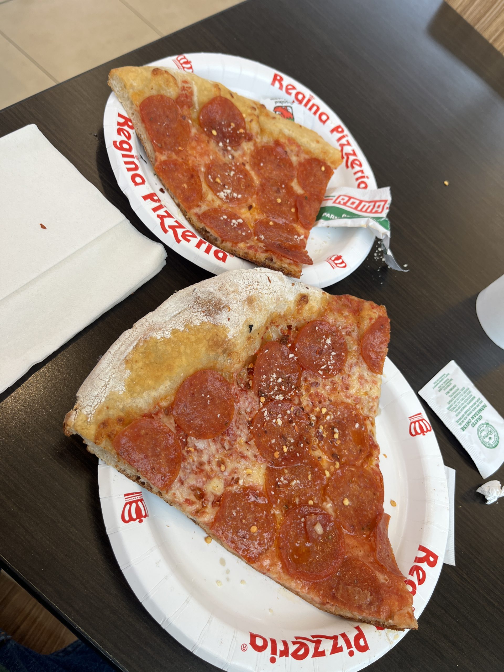 Regina Pizzeria, Burlington Mall: Fine, But Wait for the Original