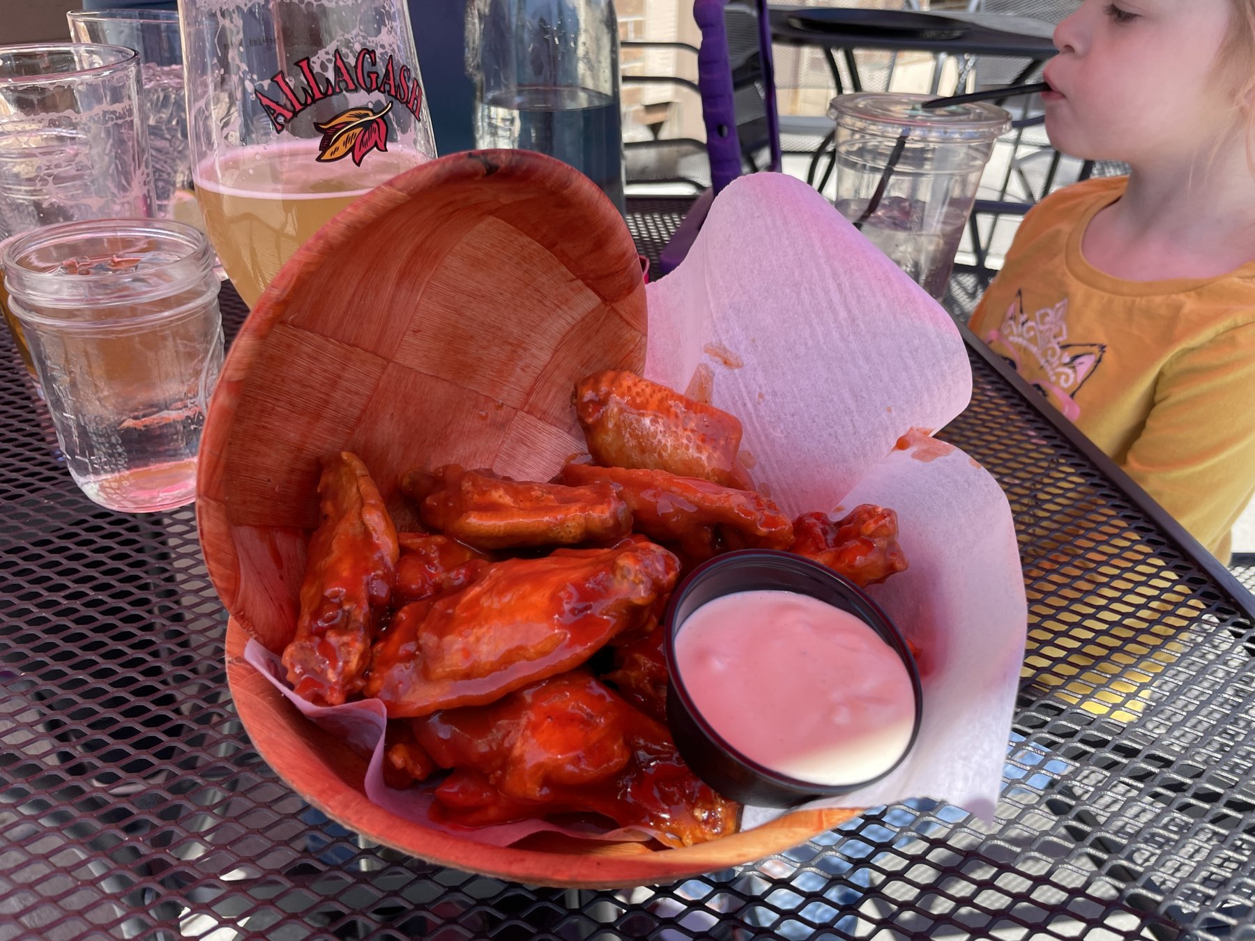West Albany Patio Wings, Basket Included